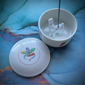 HANDCRAFTED INCENSE HOLDER BURNER RABBIT IN VEGGIES lidded dish vintage ceramics